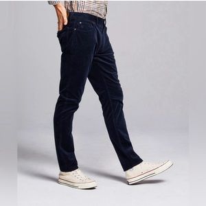 Todd Snyder SLIM FIT 5-POCKET ITALIAN CORDUROY PANT Navy
Size 34 x 30